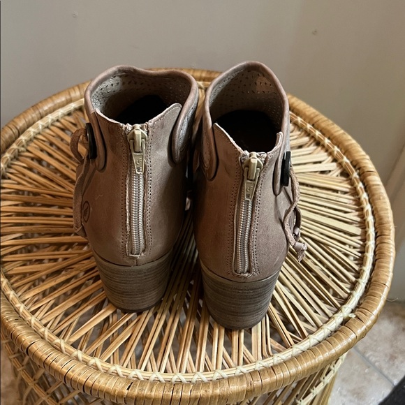 Casta Cap Toe Perforated Cut Out Ankle Boots Sz EU40,US9 - Picture 2 of 8